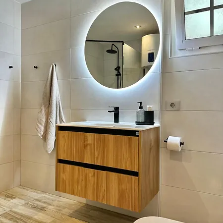 Апартаменты Casa Elsa With Free Parking *